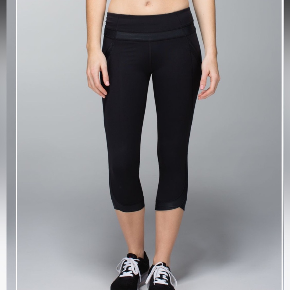 Lululemon Chase Me Crop II Black Size 6